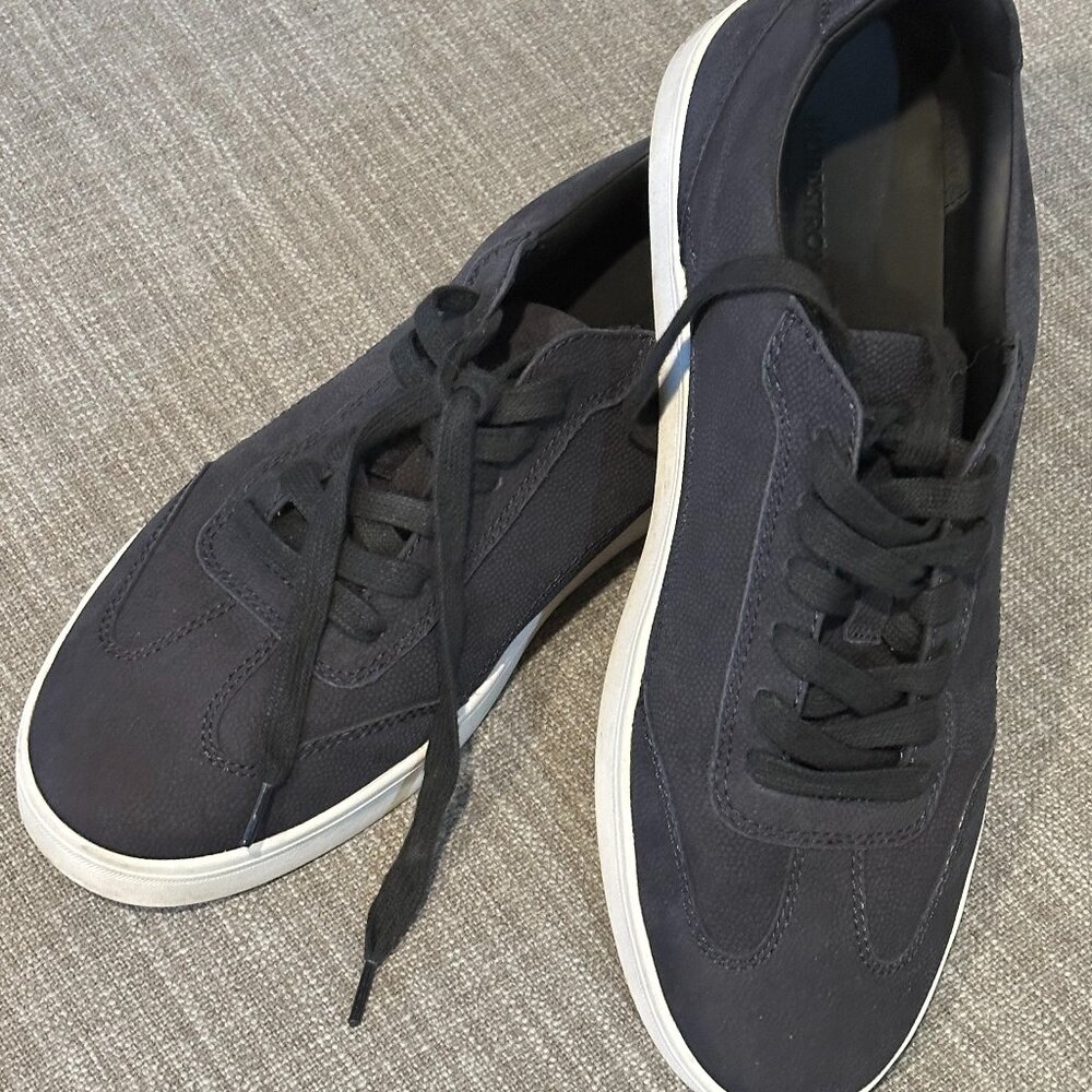Nordstrom Men’s Navy Blue Low-Top Sneakers | Size 9 | Excellent Condition